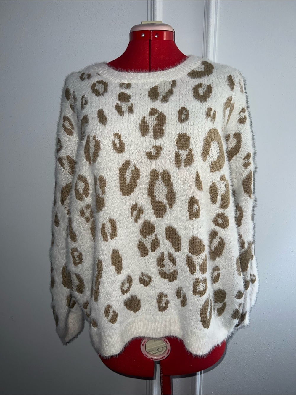 Wishlist Cozy Animal Print Crewneck Sweater - White & Tan  Soft Eyelash S/M